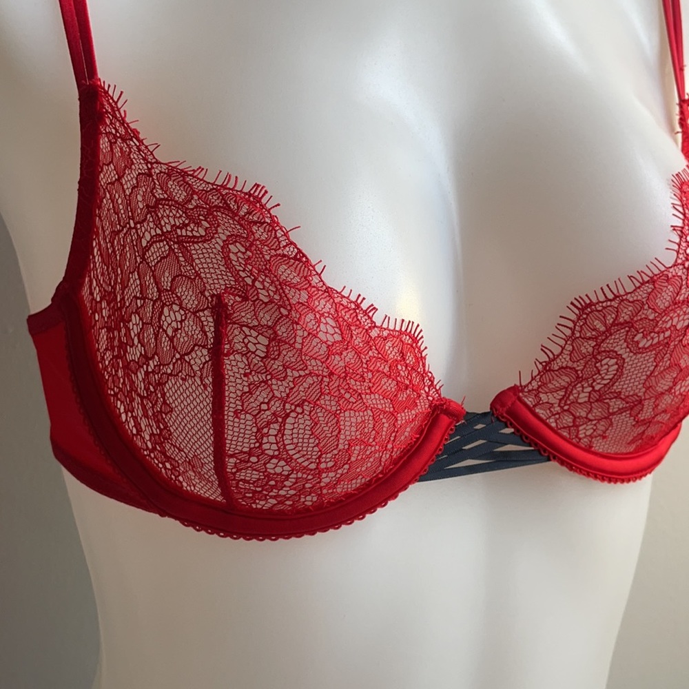 Red Lace La Senza Bra XS
